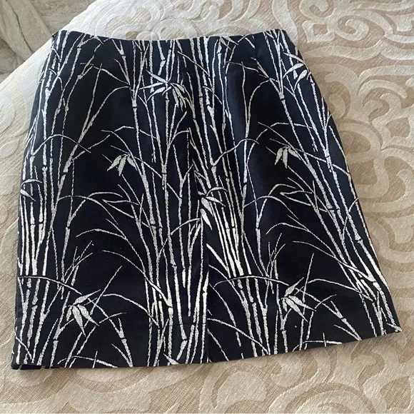 Talbots Petite 4 Black Bamboo Print A-Line Skirt | Chic European Style - Picture 4 of 10